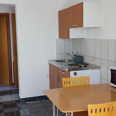 Apartment And Rooms Busa 3 سينج الغرفة الصورة